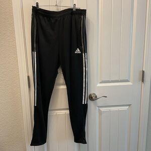 New adidas joggers size L